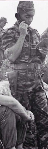 le capitaine léger en treillis